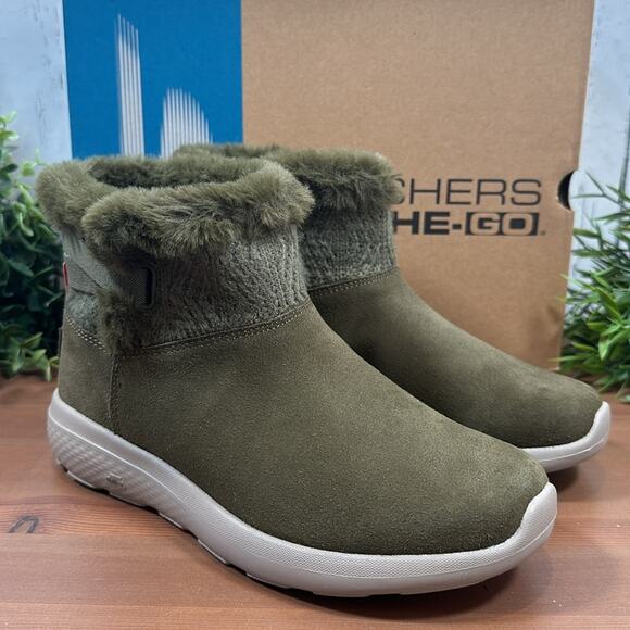 Skechers On the GO Wide Width Winter Gleam City Water Repellent Suede Boots - Picture 2 of 10
